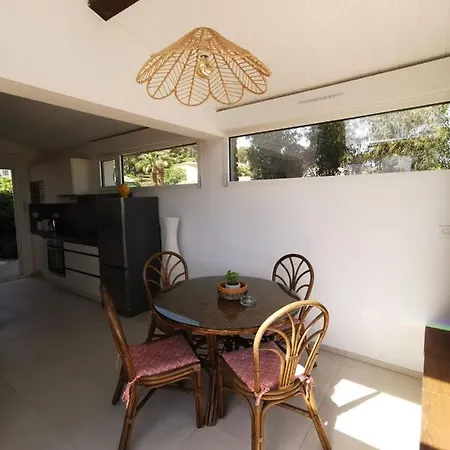 The Duplex Almanarre For 4 With Sea View And Parking At The Madrague Апартаменты *